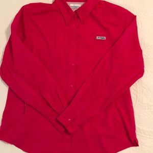 Columbia women’s sport shirt.